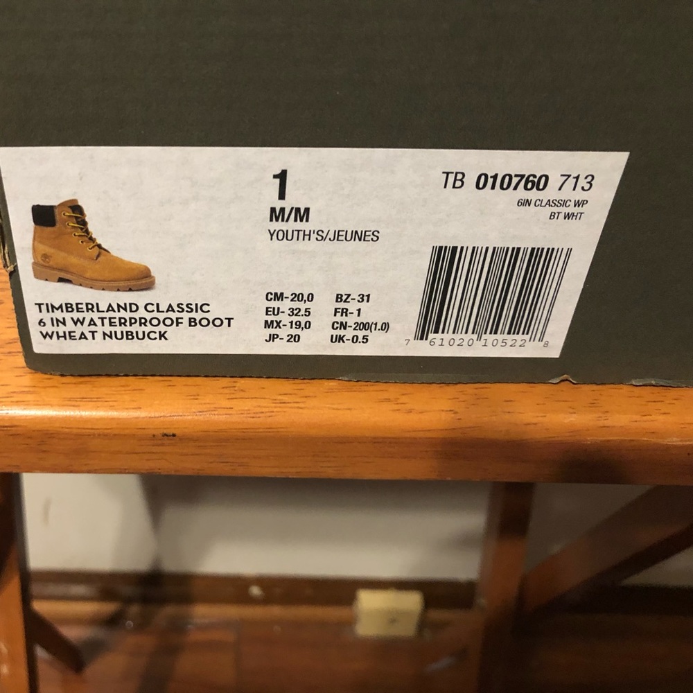 Kids Timberland classic 6in waterproof wheat nubuck boots size 1